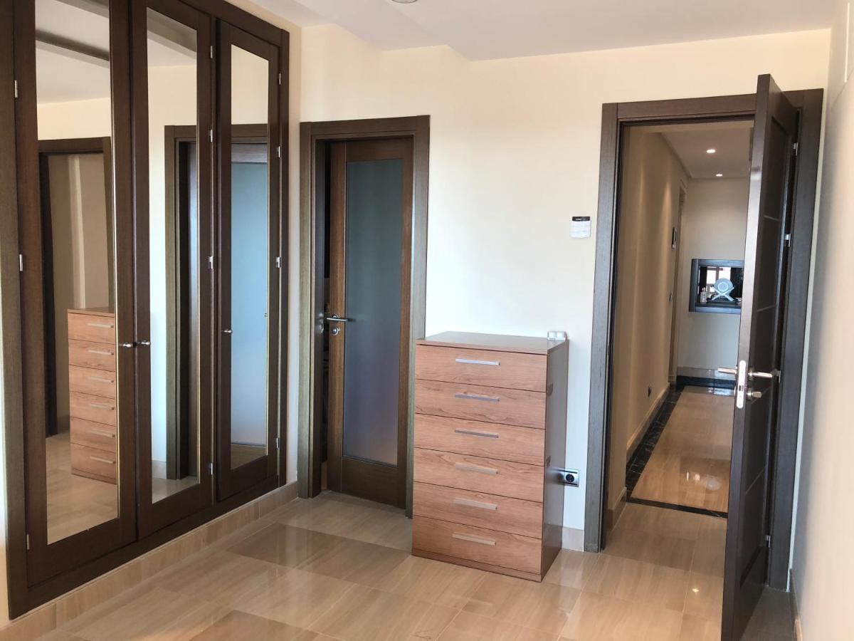 Bahia De La Plata Apartment Estepona Ngoại thất bức ảnh