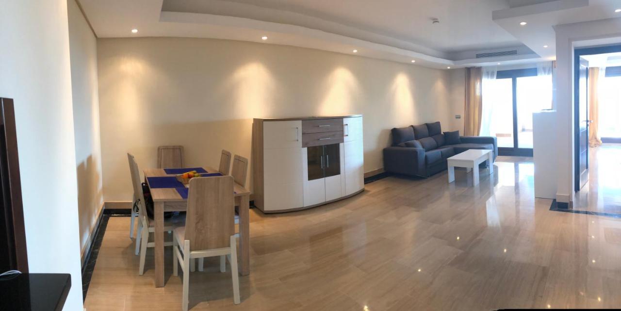 Bahia De La Plata Apartment Estepona Ngoại thất bức ảnh